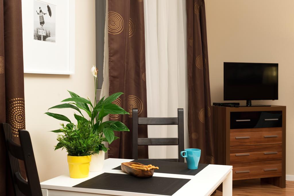 Apartamenty Tww Ochota Warszawa Rom bilde