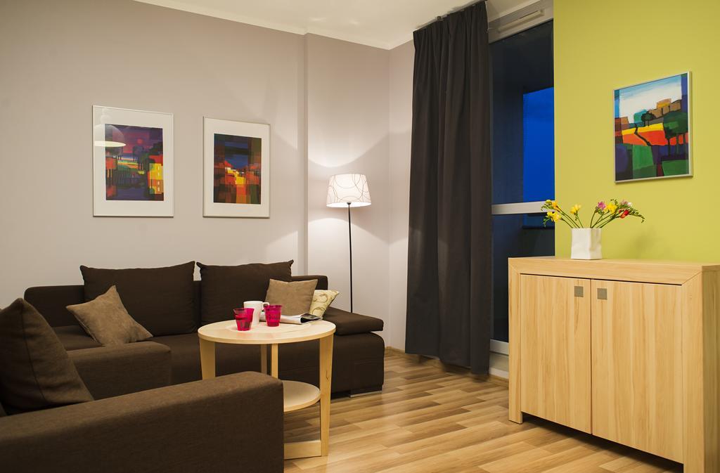 Apartamenty Tww Ochota Warszawa Rom bilde